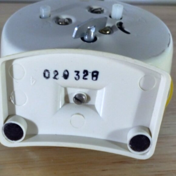 Vintage Westclox Big Ben Wind-Up Alarm Clock Gold Tone Beige Works Excellent - Picture 7 of 8